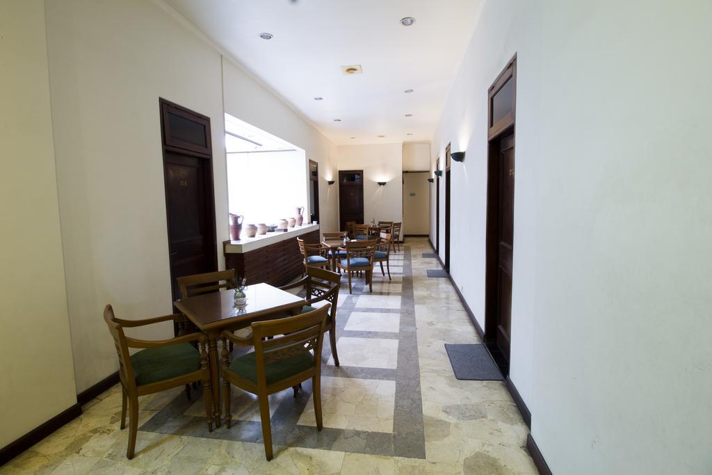 Reddoorz @ Dago Hotell Bandung Eksteriør bilde